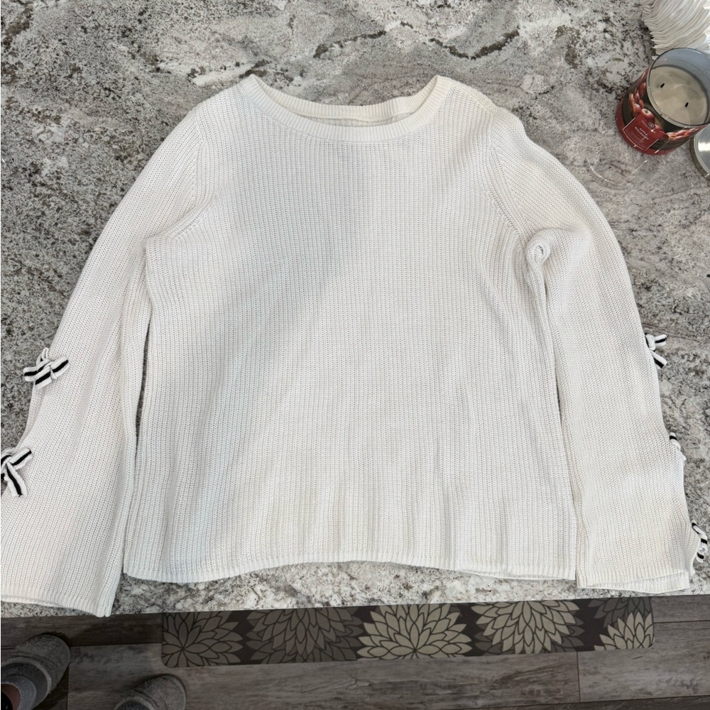 White Sweater with 3 Bow Accents on each arm!
